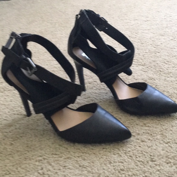 Joe's Jeans Shoes - Joe’s black closed toe pumps
